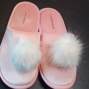 Victoria Secret's pink color Soft Poms slide-on Slippers Medium  brand new